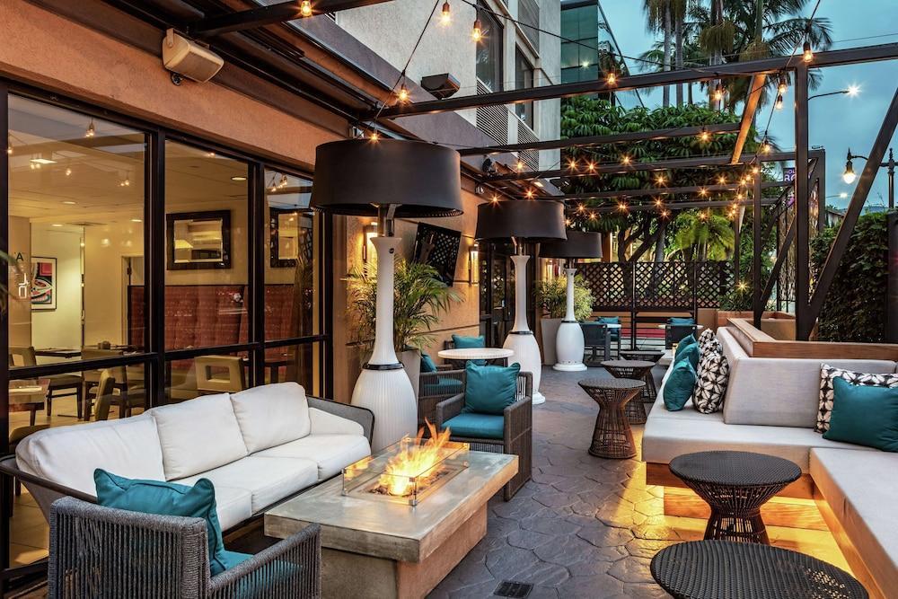 Hilton Garden Inn Los Angeles / Hollywood Екстериор снимка