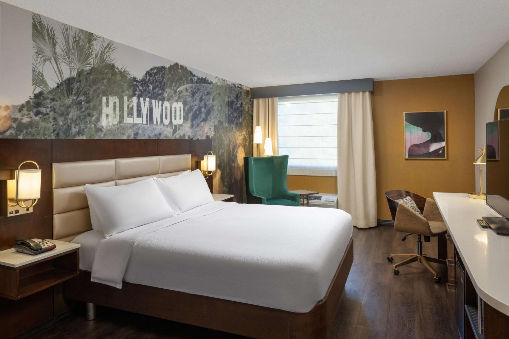 Hilton Garden Inn Los Angeles / Hollywood Екстериор снимка
