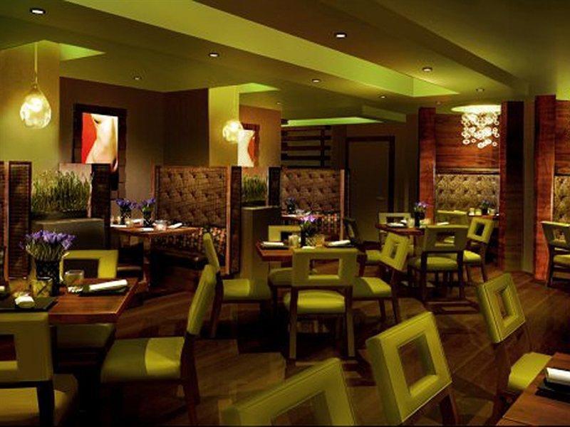 Hilton Garden Inn Los Angeles / Hollywood Екстериор снимка