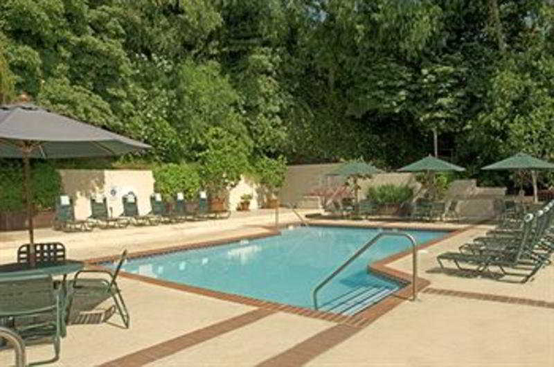Hilton Garden Inn Los Angeles / Hollywood Съоръжения снимка