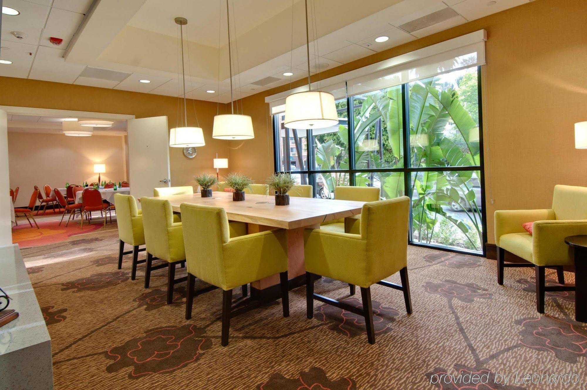 Hilton Garden Inn Los Angeles / Hollywood Ресторант снимка