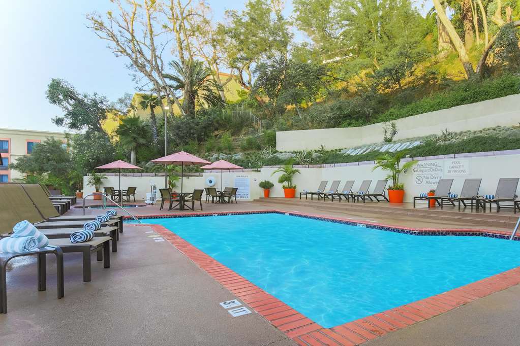 Hilton Garden Inn Los Angeles / Hollywood Съоръжения снимка